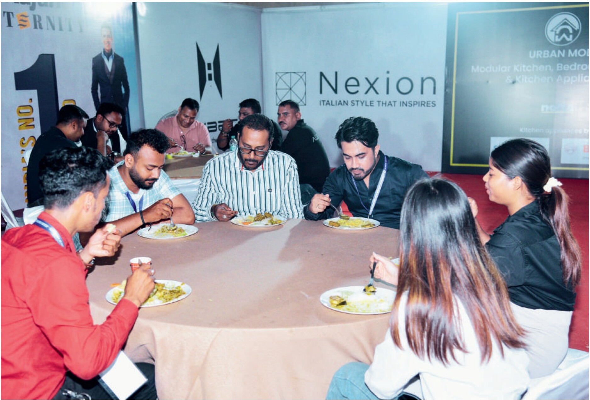 Attendees dining at Building Solutions 2025